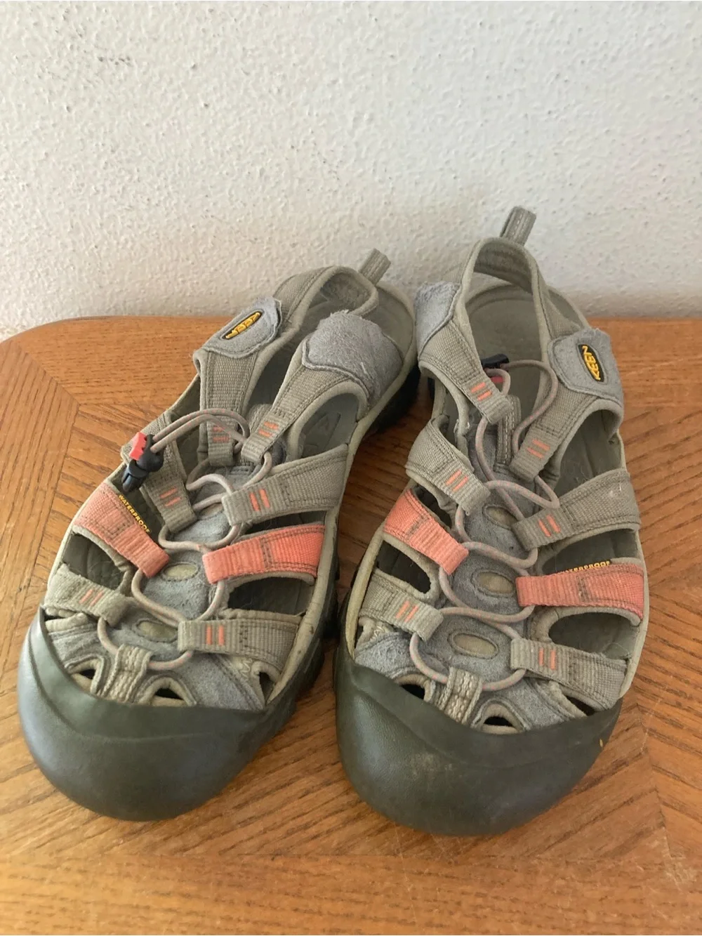 KEEN Men’s Gray Closed Toed Waterproof Sandals 11.5